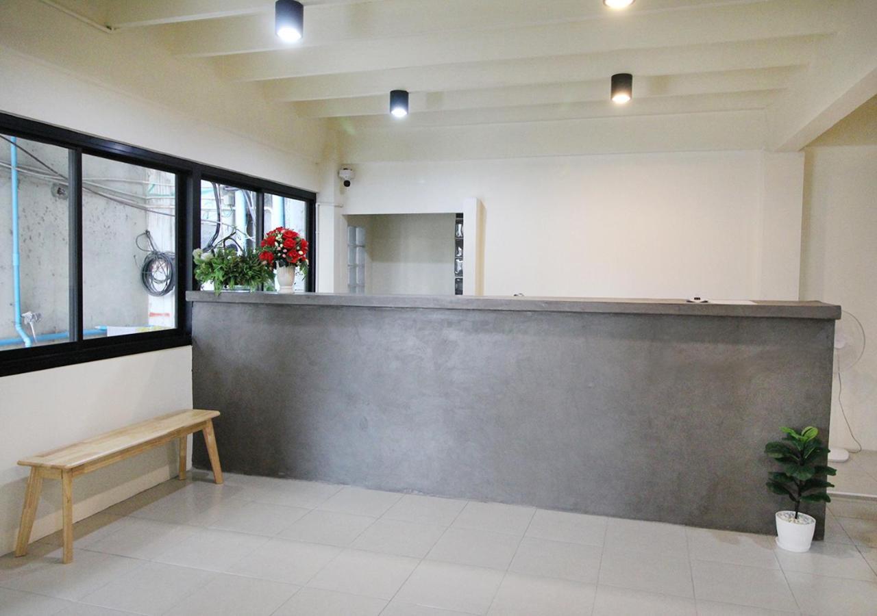 Chaiwat Hostel Банкок Екстериор снимка