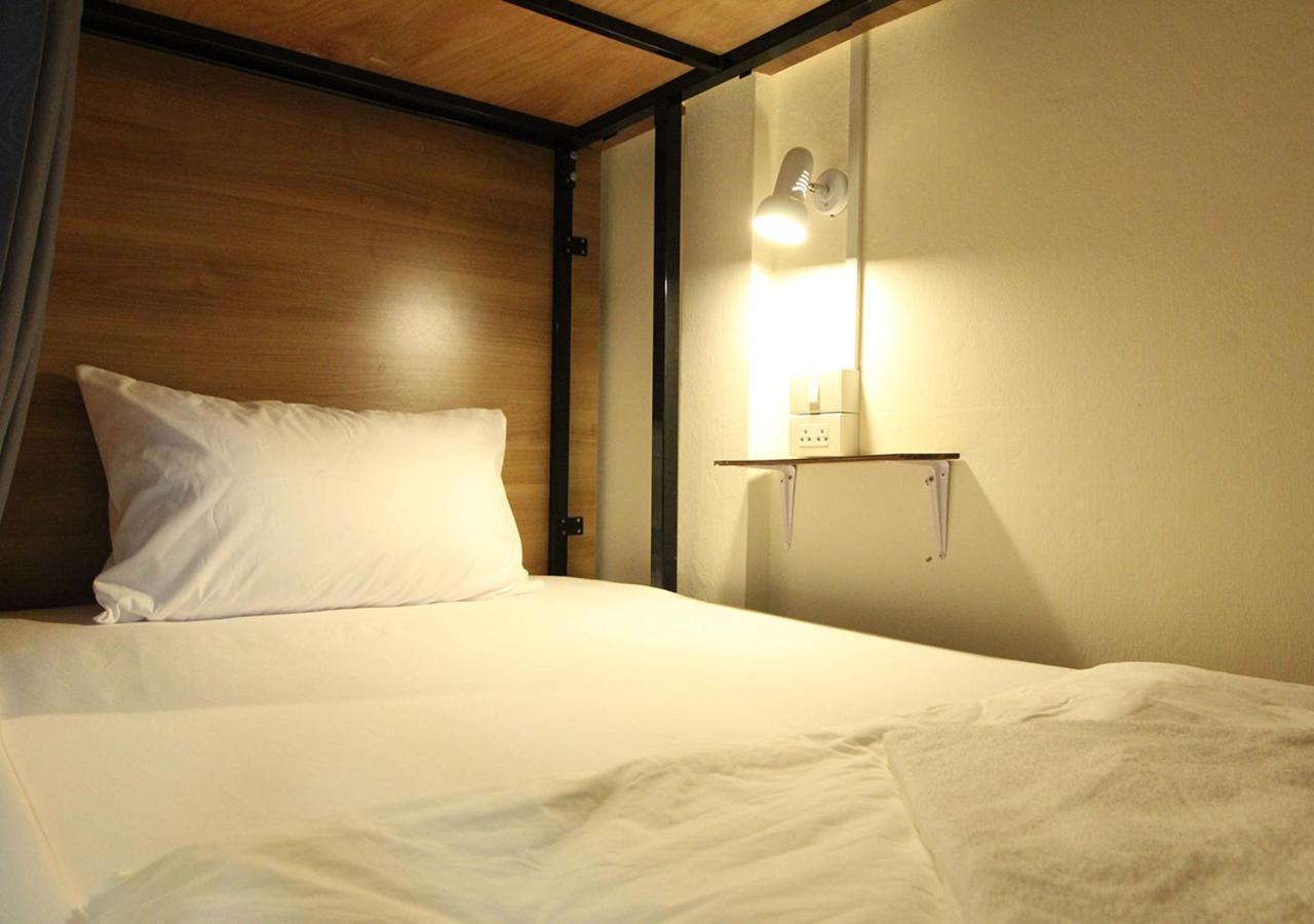 Chaiwat Hostel Банкок Екстериор снимка