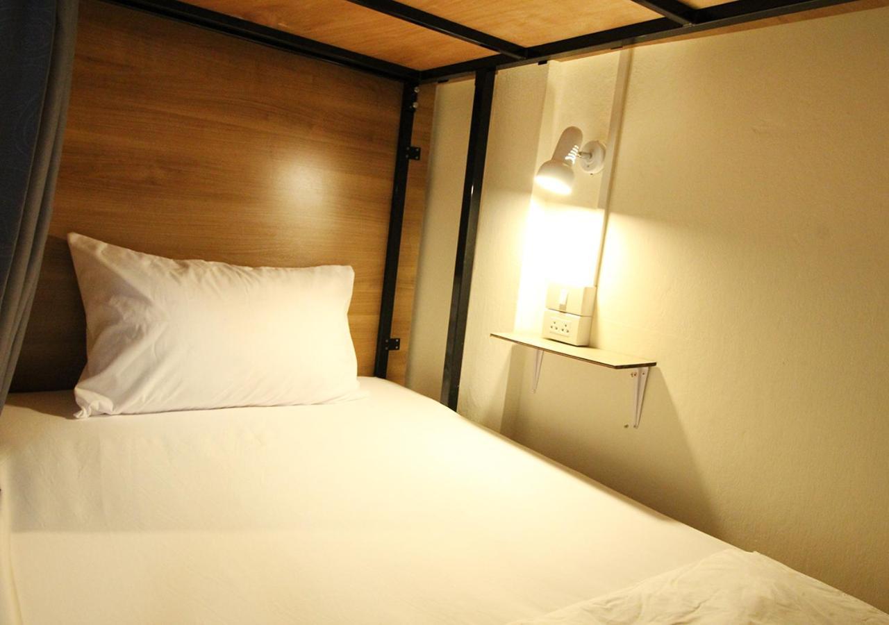 Chaiwat Hostel Банкок Екстериор снимка