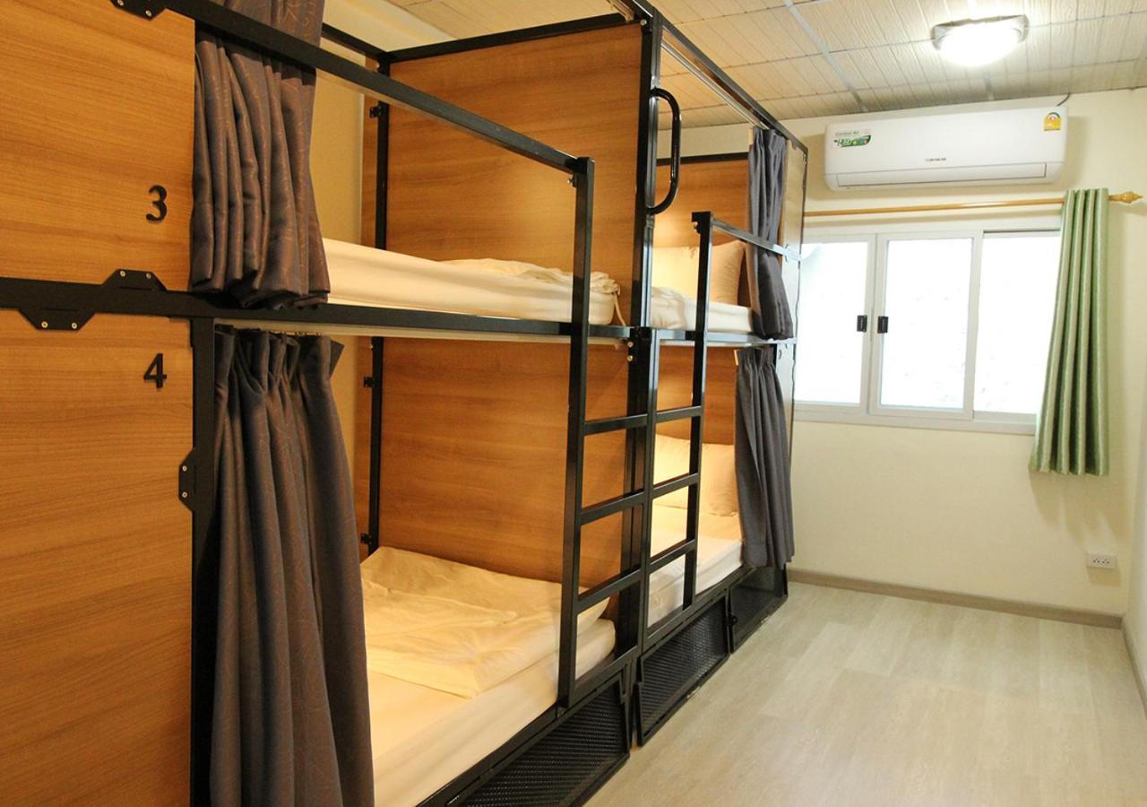 Chaiwat Hostel Банкок Екстериор снимка