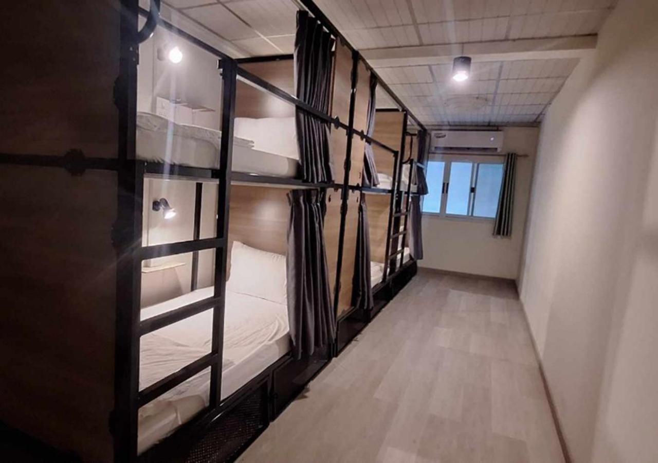 Chaiwat Hostel Банкок Екстериор снимка