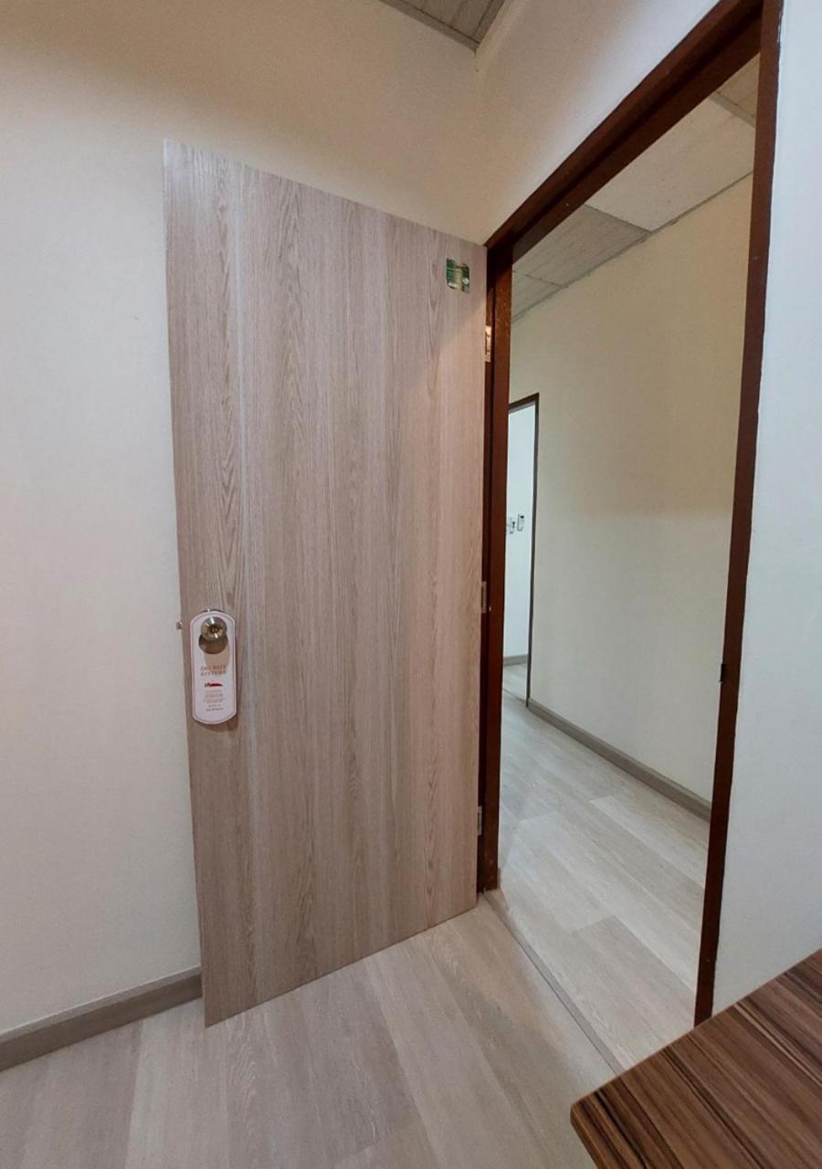 Chaiwat Hostel Банкок Екстериор снимка