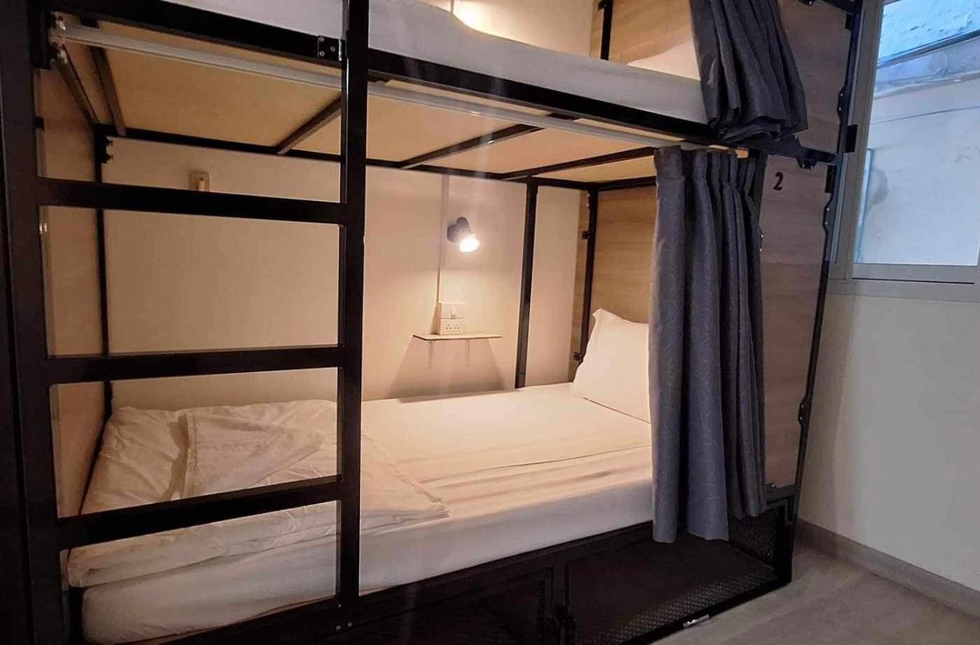 Chaiwat Hostel Банкок Екстериор снимка